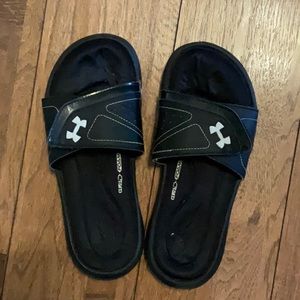 Under Armour slides size 6 kids